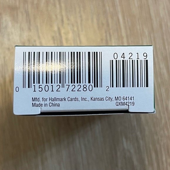 Hallmark Keepsake Cowardly Lion Wizard of Oz - Picture 3 of 3